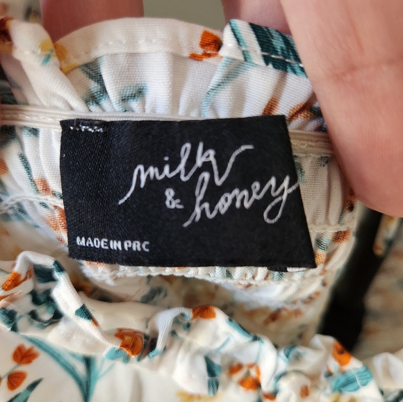 Milk & Honey Women's Floral Smocked Puff Sleeve Top SZ S - Picture 7 of 9